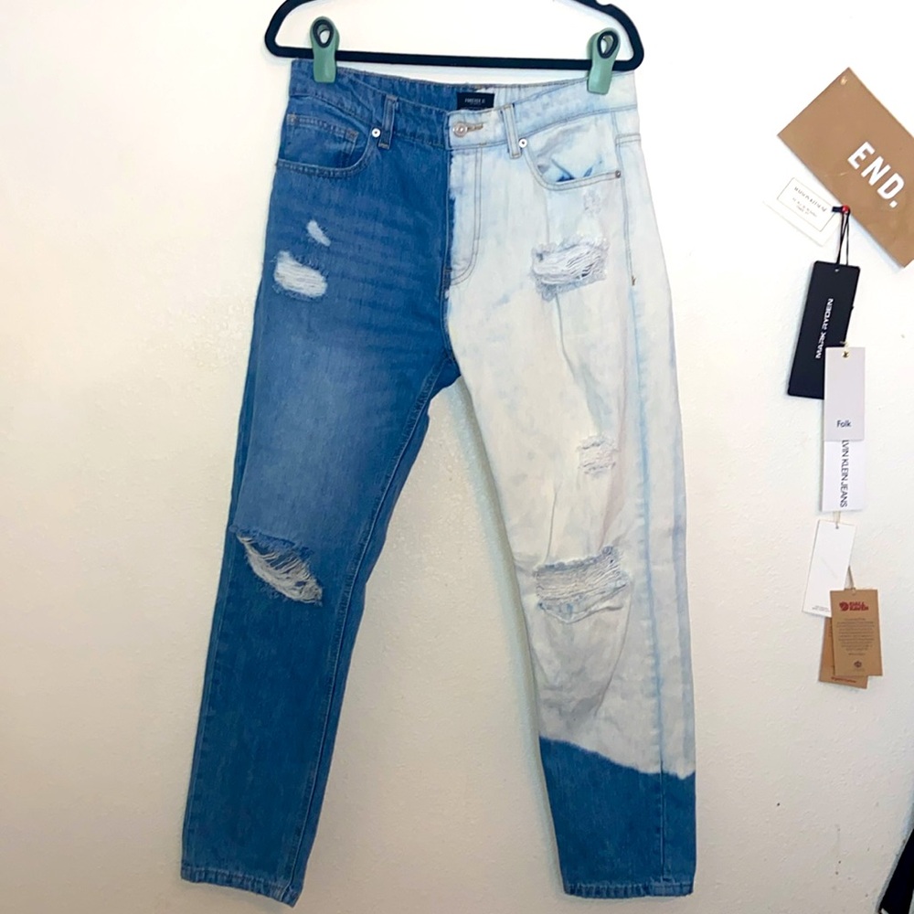 Forever 21 Two-Tone Distressed Slim Jeans – Size 32